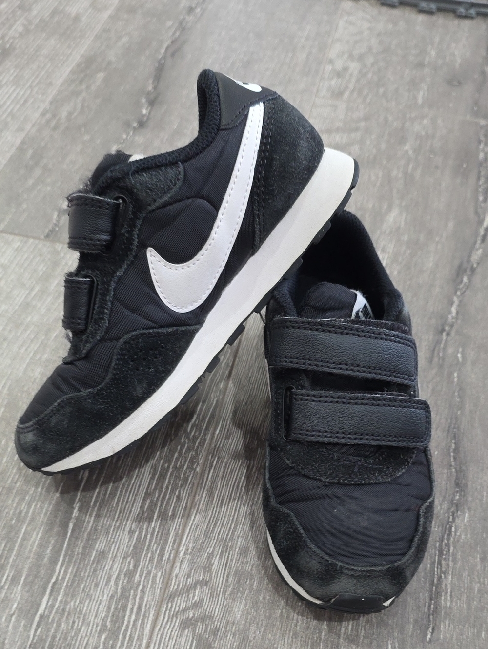12C Nike Black & White Kids Velcro Sneakers